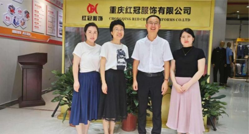 貴陽(yáng)市政府駐重慶(成都)辦事處招商二科一行蒞臨紅冠服飾集團(tuán)考察交流